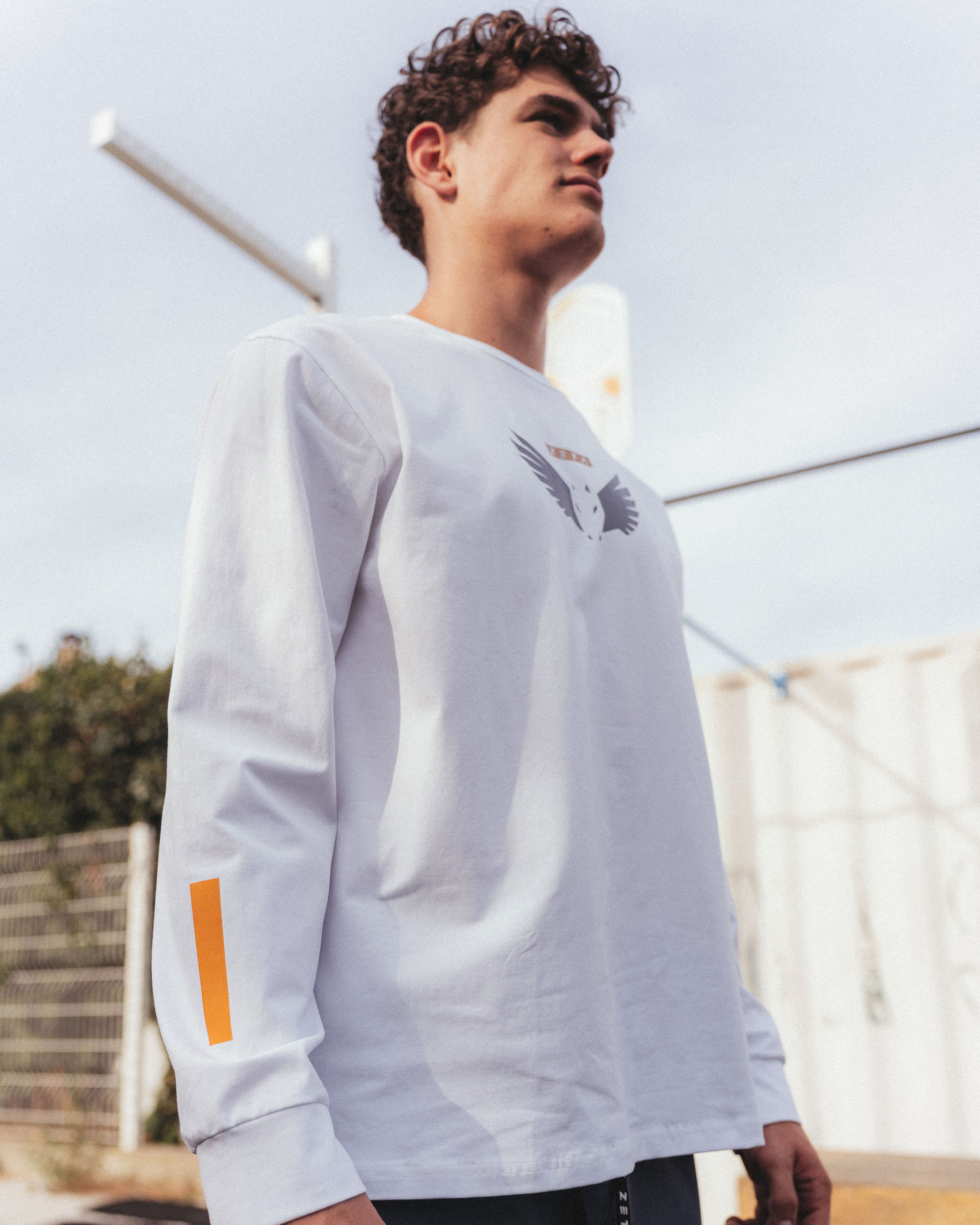 Long Sleeve T-Shirt White Pegasus Shield