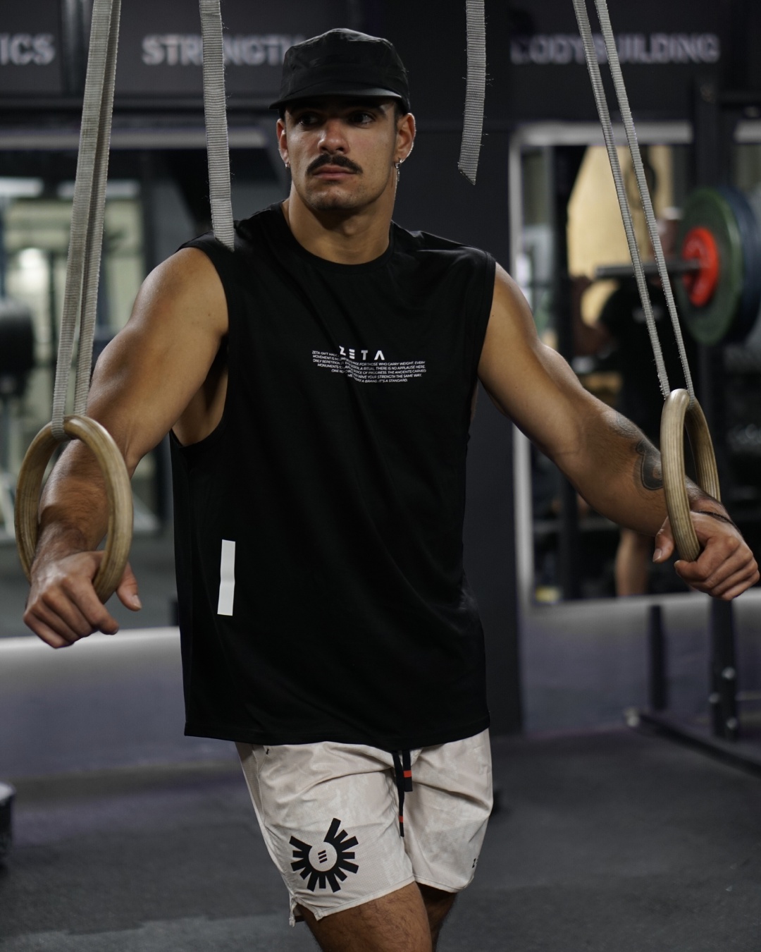 Elite 5 Panel Cap Black + Gold Scarabée