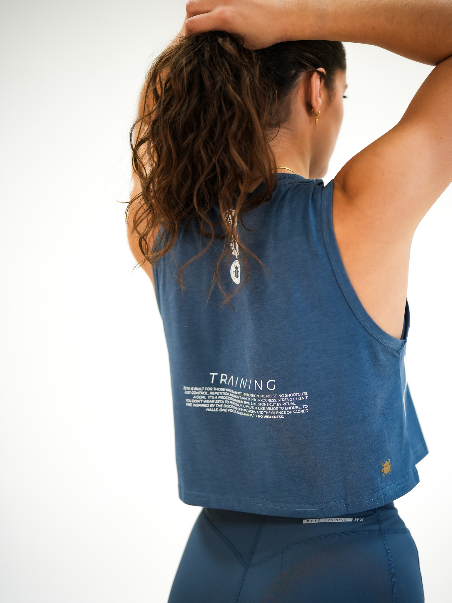 Woman Muscle Crop Nile Blue